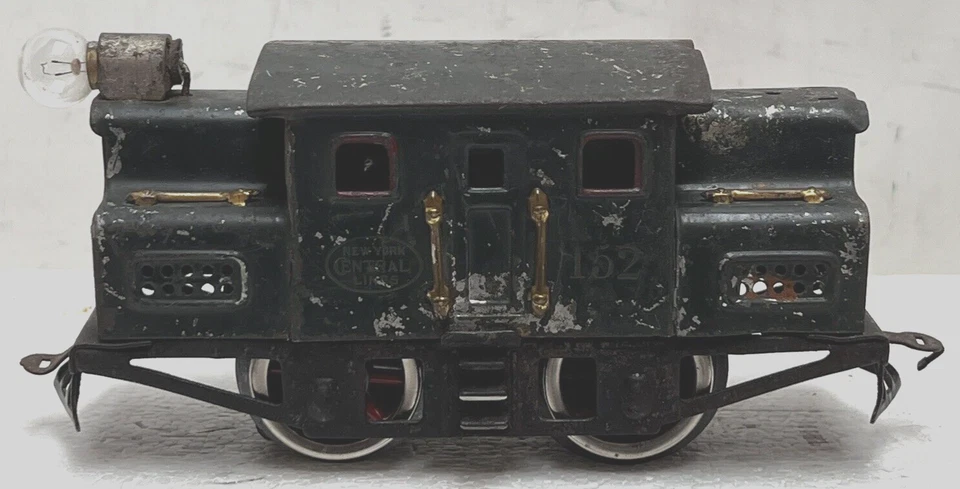 LIONEL O-GAUGE PREWAR 152 ELECTRIC LOCOMOTIVE W/(2)901 & 802 CARS - TESTED -RUNS - Image 2 of 4