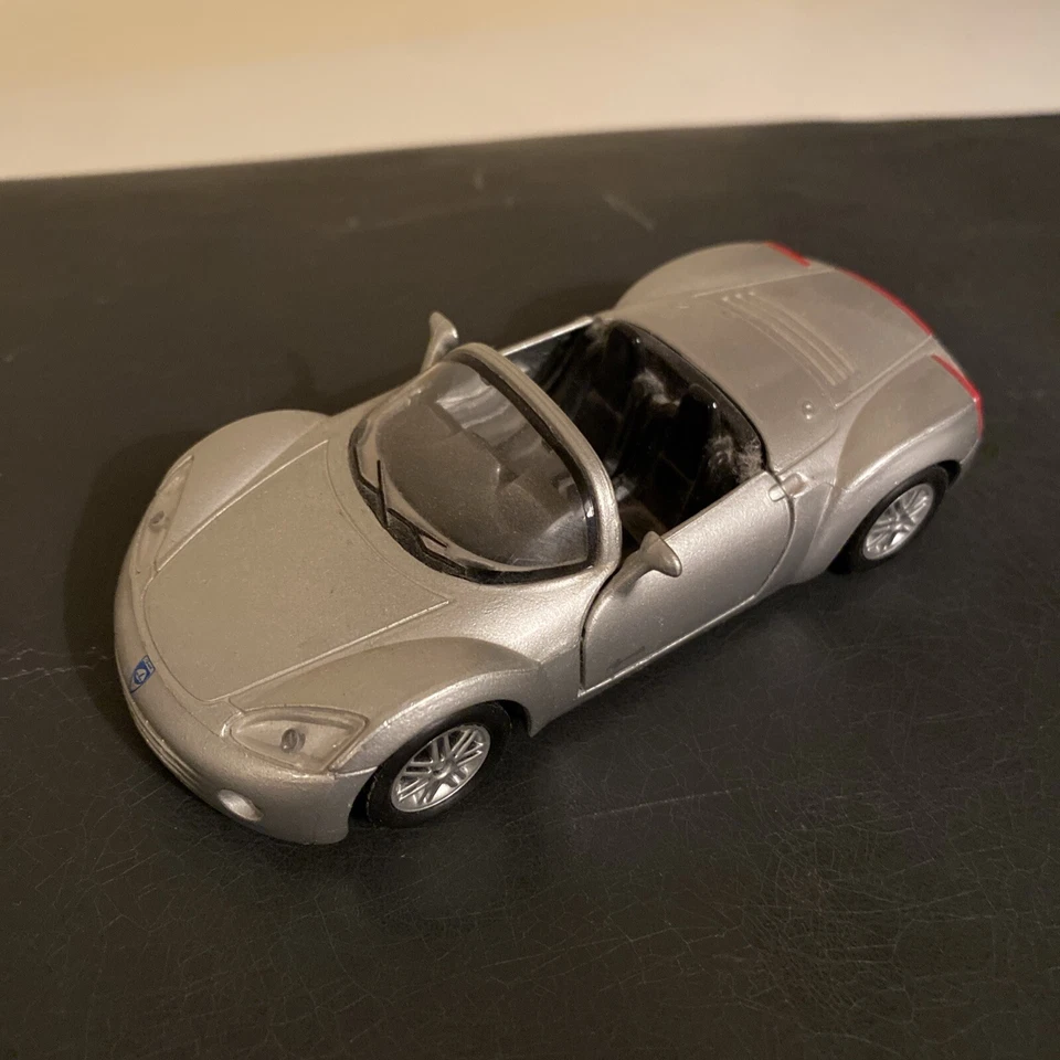 MAISTO-Plymouth Proto Spyder/Vauxhall VX 220 model - Image 4 of 4