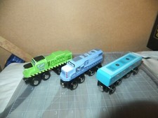 Circo Wooden Train Engine Vehicles Construction Express Magnetic Railway Cars