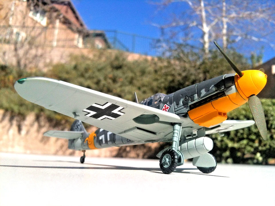 Corgi Messerschmitt Bf 109G Hermann Graf, Over 200 Kills Russia Sept 1942 1:72 - Image 4 of 4