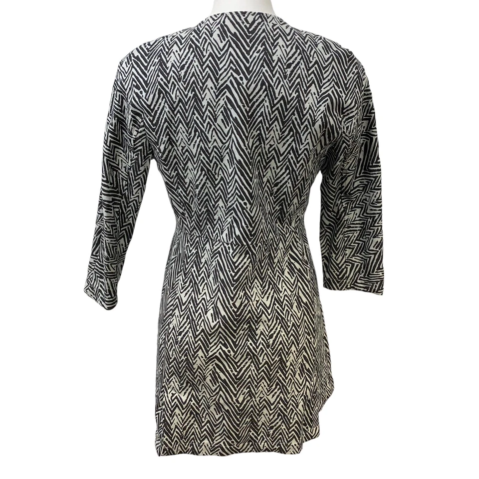 Cabi Jacket Style #3034 Womens Small Gray White Zig Zag Zebra Ponte Knit Pockets - Image 2 of 4