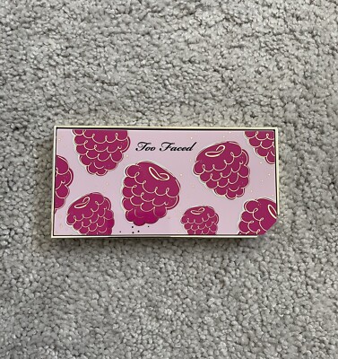 Too Faced Razzle Dazzle Berry Eyeshadow Palette - Scented 