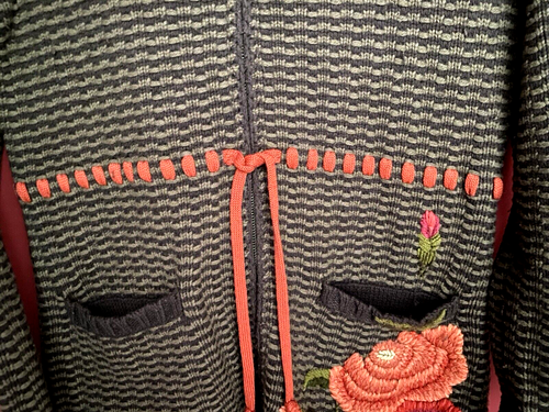 Cardigan Cabi donna Med ricamato floreale lungo lana con cappuccio boho maglia grossa - Foto 5 di 7