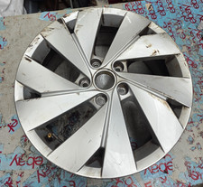 GENUINE VOLKSWAGEN GOLF MK8 17” 7.5J SILVER ALLOY WHEEL 5H0601025BE