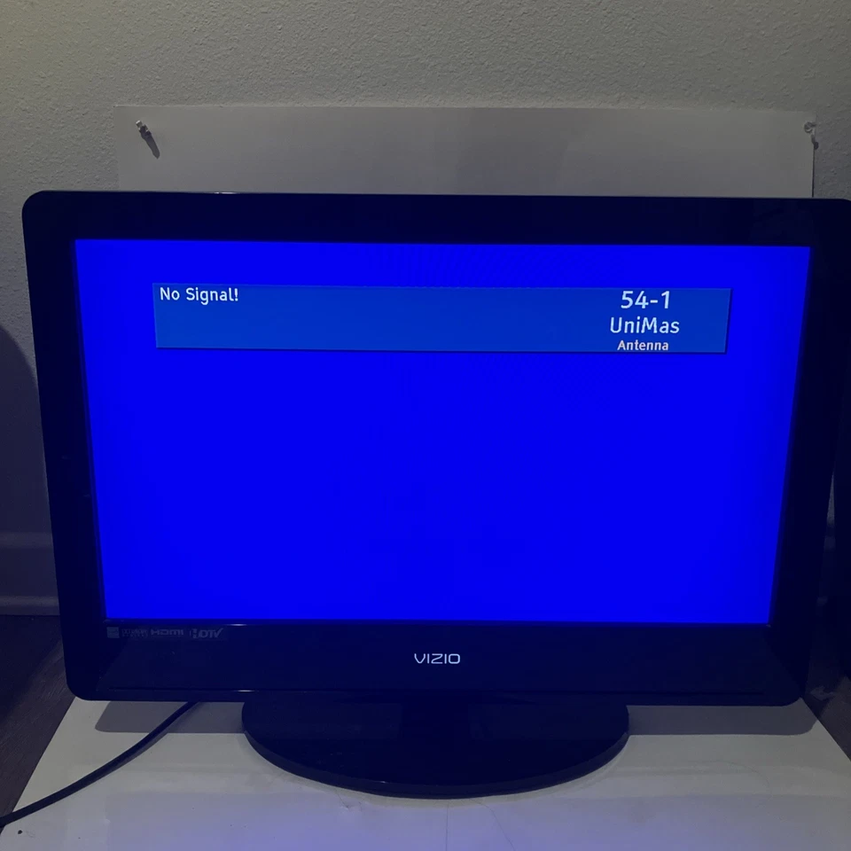 VIZIO VA26LHDTV10T 26" HDTV TV /Gaming Monitor 1080i HD LCD HDMI NO REMOTE - Image 2 of 4