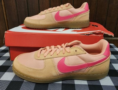 NIKE FIELD GENERAL (GS) APRICOT  AGATE/HYPER PINK BRAND NEW SIZE 4Y OR 5.5 WOMEN