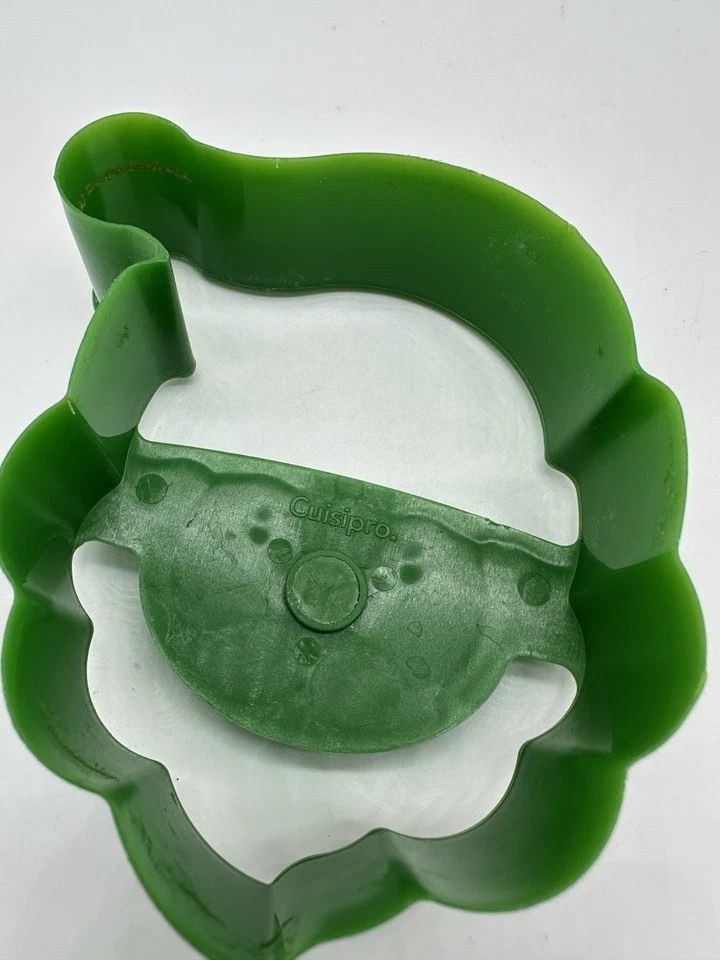 Cortador de galletas Cuisipro cara de Papá Noel verde con pieza de repuesto de sello Foto 3 de 4