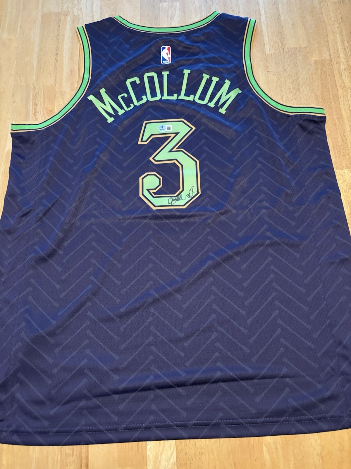 C.J. MCCOLLUM Autographed Signed New Orleans Pelicans JERSEY. Beckett Coa 