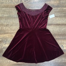 B. Darlin Velvet Fit Flare Dress Juniors 13/14 Burgundy Lace Neckline Skater