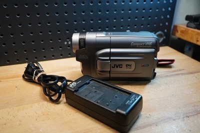 F) JVC Compact VHS-C Camcorder GR-AXM910U 3