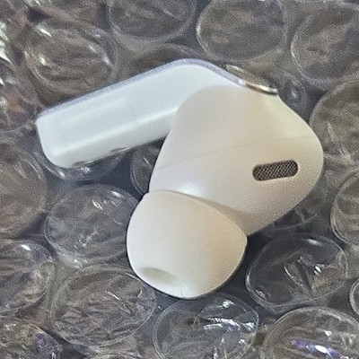 White Bluetooth Wireless In-Ear Canal Earbud, Single, Built-In Microphone