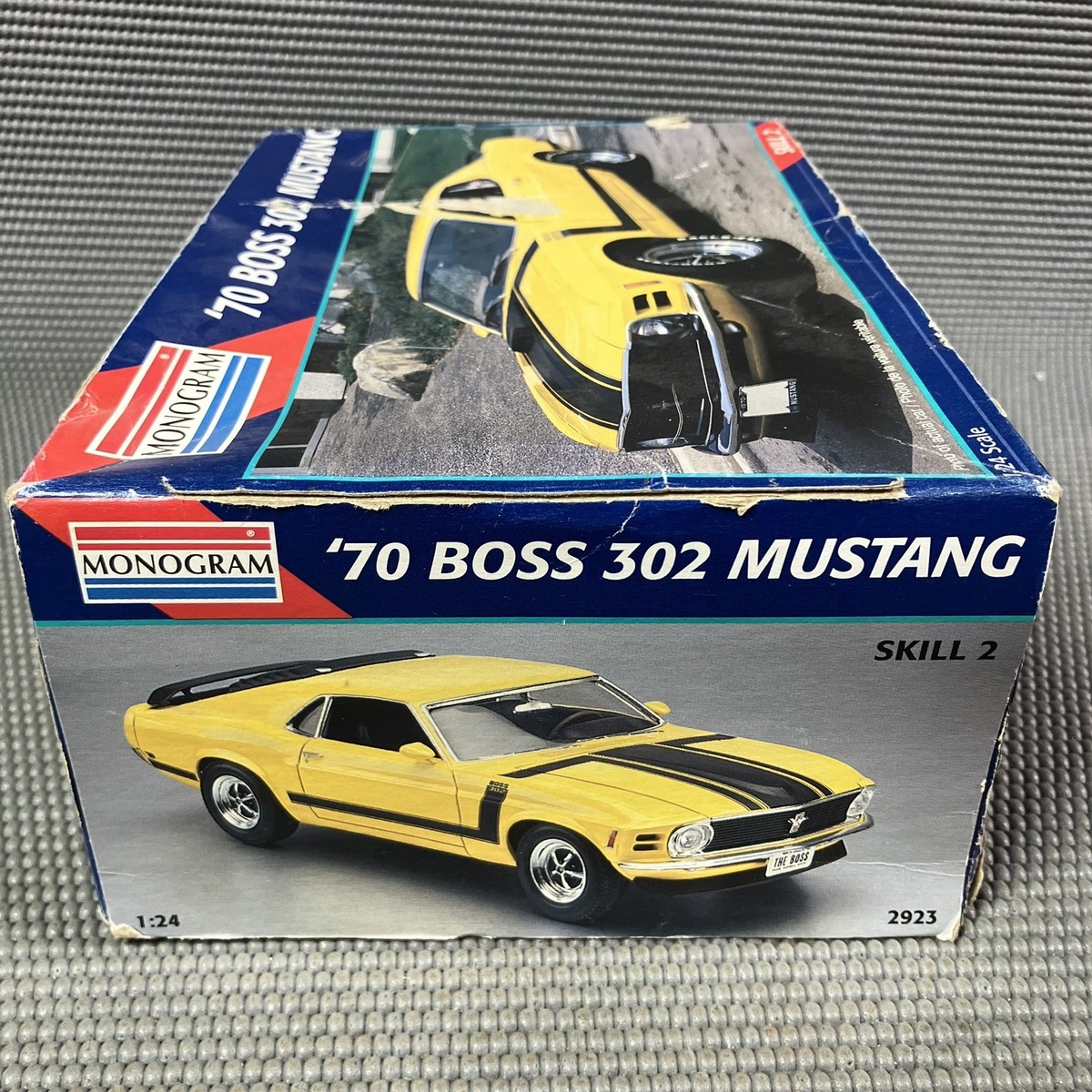 1970 FORD MUSTANG Boss 302 MONOGRAM Model Kit MACH 1 FASTBACK