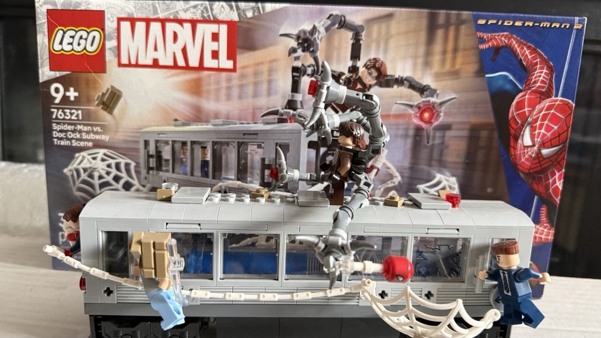 LEGO Marvel Spider-Man vs. Doc Ock Subway Train Scene Set (76321