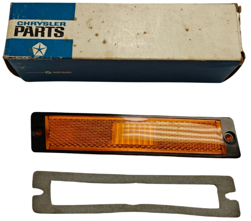 Chrysler Newport 1970-1971 luz de marcado lateral izquierdo lente con junta 3420863 nuevo de stock Foto 2 de 4