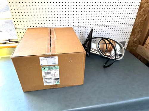 GM OEM NOS 25776162 Passenger Mirror White Pearl 2007-2008 Cadillac Escalade