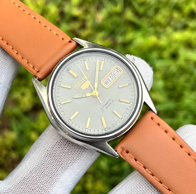 SEIKO 5 SPORTS ヴィンテージクォーツ　箱無し Vintage Seiko 5 Automatic Soft Skin Dial Japan Made Men Watch Cal