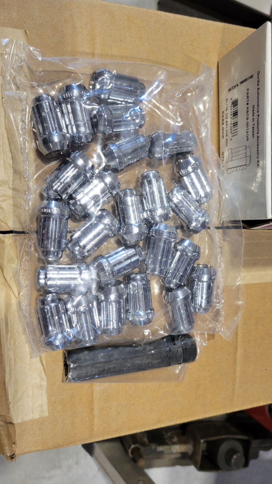 Set Of 24 Gorilla 1 2 20 Spline Lug Nut Chrome W Wheel Lock Key For 6 set-of-24-gorilla-1-2-20-spline-lug-nut-chrome-w-wheel-lock-key-for-6