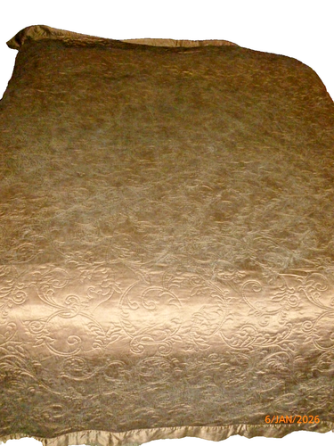 Bedspread Fieldcrest Luxury 88x100" 100% Silk 100% Cotton Fill Quilt Coverlet - Picture 9 of 14