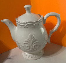 American Atelier at home scallop A. white tea or coffee pot #5670