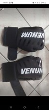 guantoni e ginocchiere "venum" ,qualità ottima e non usurati poiché usati 2 volt