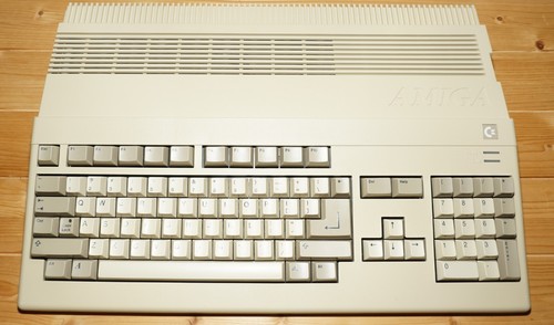 Commodore Amiga Model 500 pc personal computer per giochi videogame vintage - Afbeelding 3 van 15