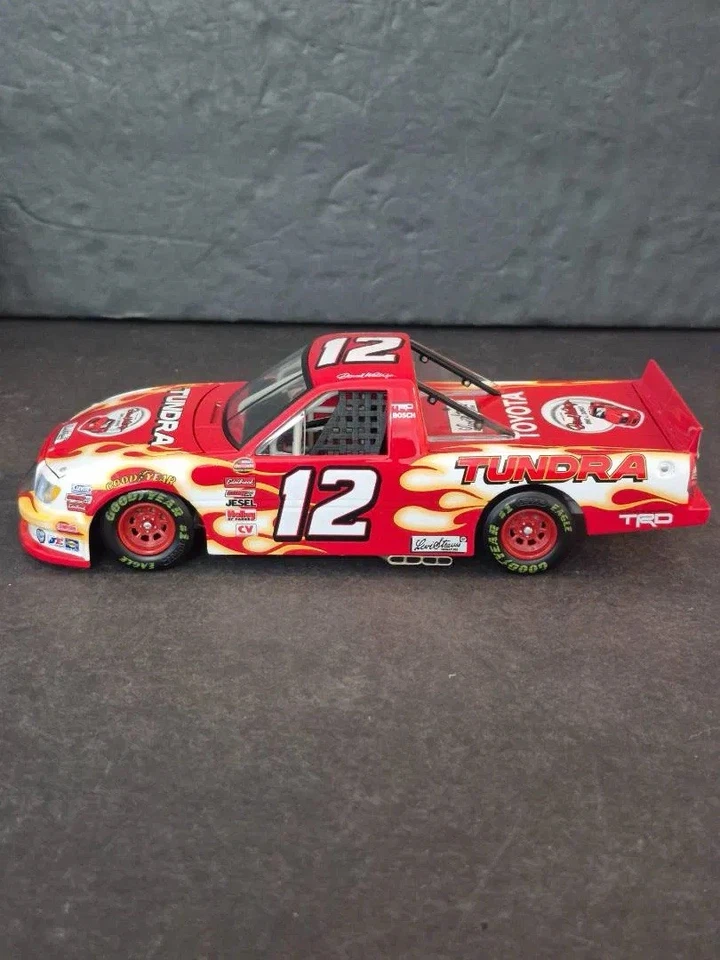 Acción 2005 Darrell Waltrip #12 Toyota Tundra One And Done 1:24 Nascar Diecast Foto 3 de 4