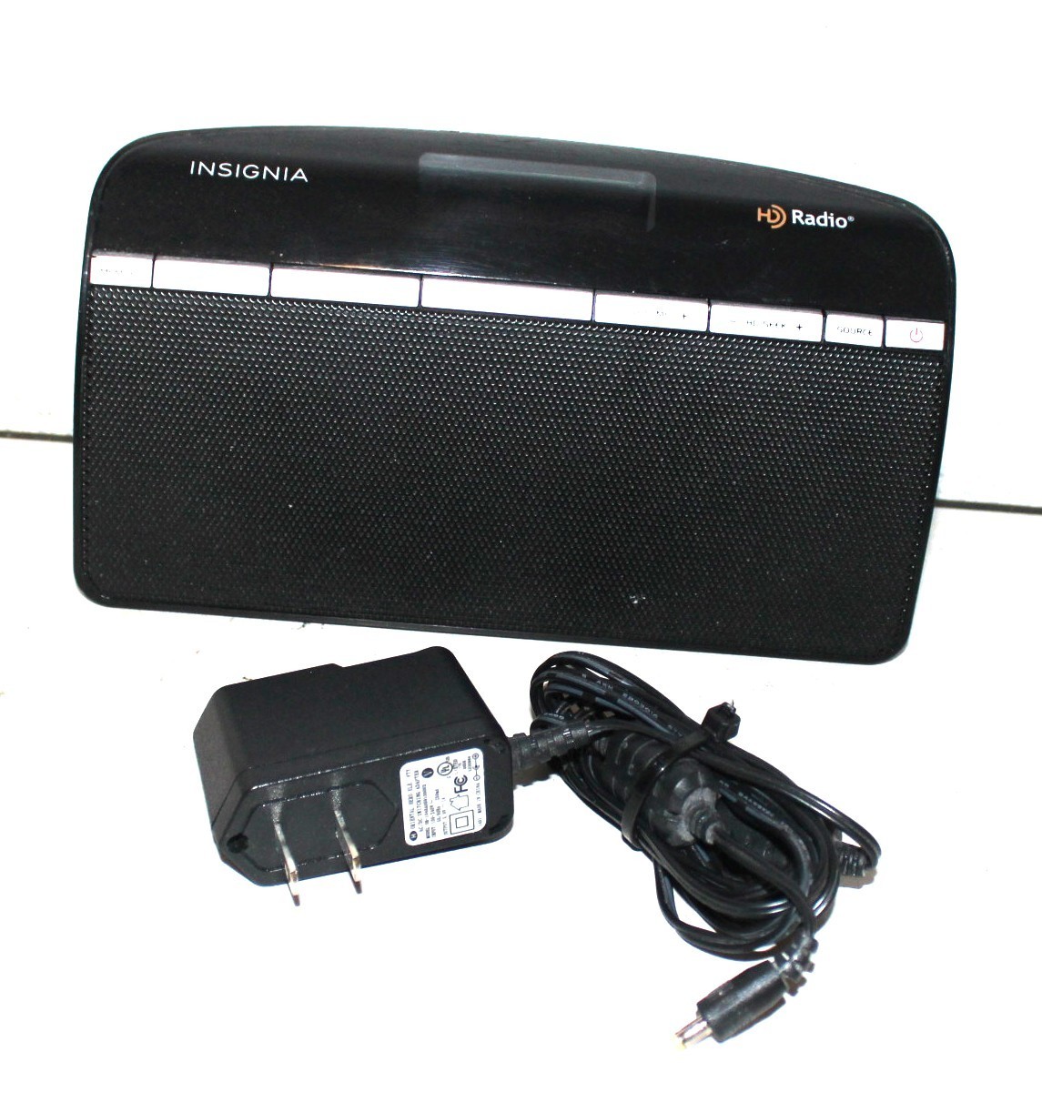 Insignia NS-HDRAD HD Radio Tabletop Receiver w/ Power Adapte
