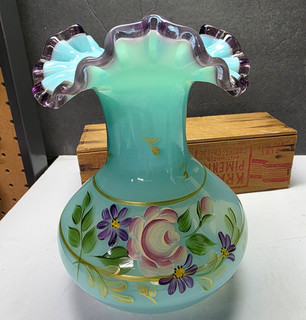 VINTAGE FENTON ART GLASS ROBINS EGG BLUE PURPLE CREST HAND PAINTED VASE