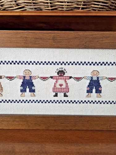 Vintage 1986 Cross-Stitch Sampler Folk Art Black Americana Country Decor Signed - Picture 3 of 8