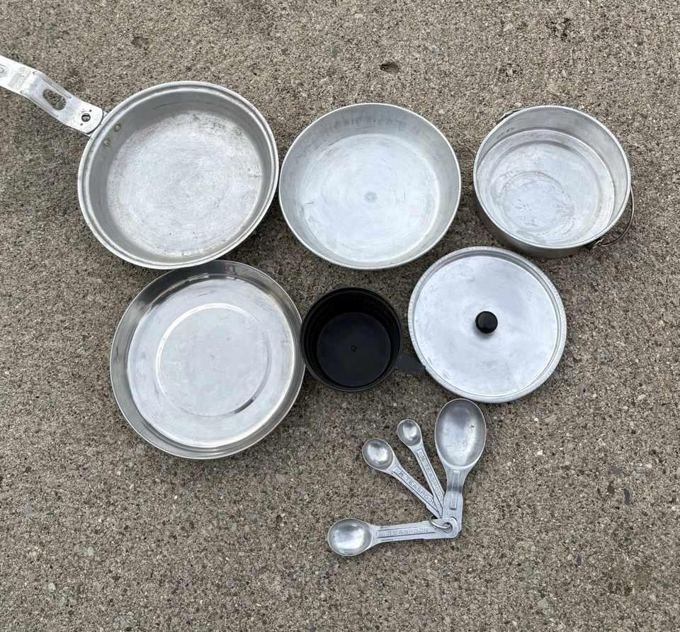 De colección Palco Mess Kit Aluminio Sartén Tapa Taza Plato Cucharas Medidoras Foto 2 de 4