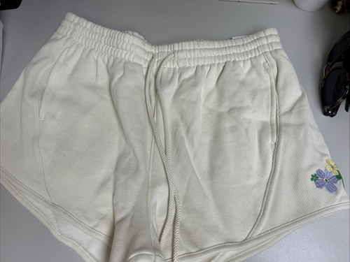 Victoria’s Secret pink label shorts Ivy fleece curved hem nwt size med