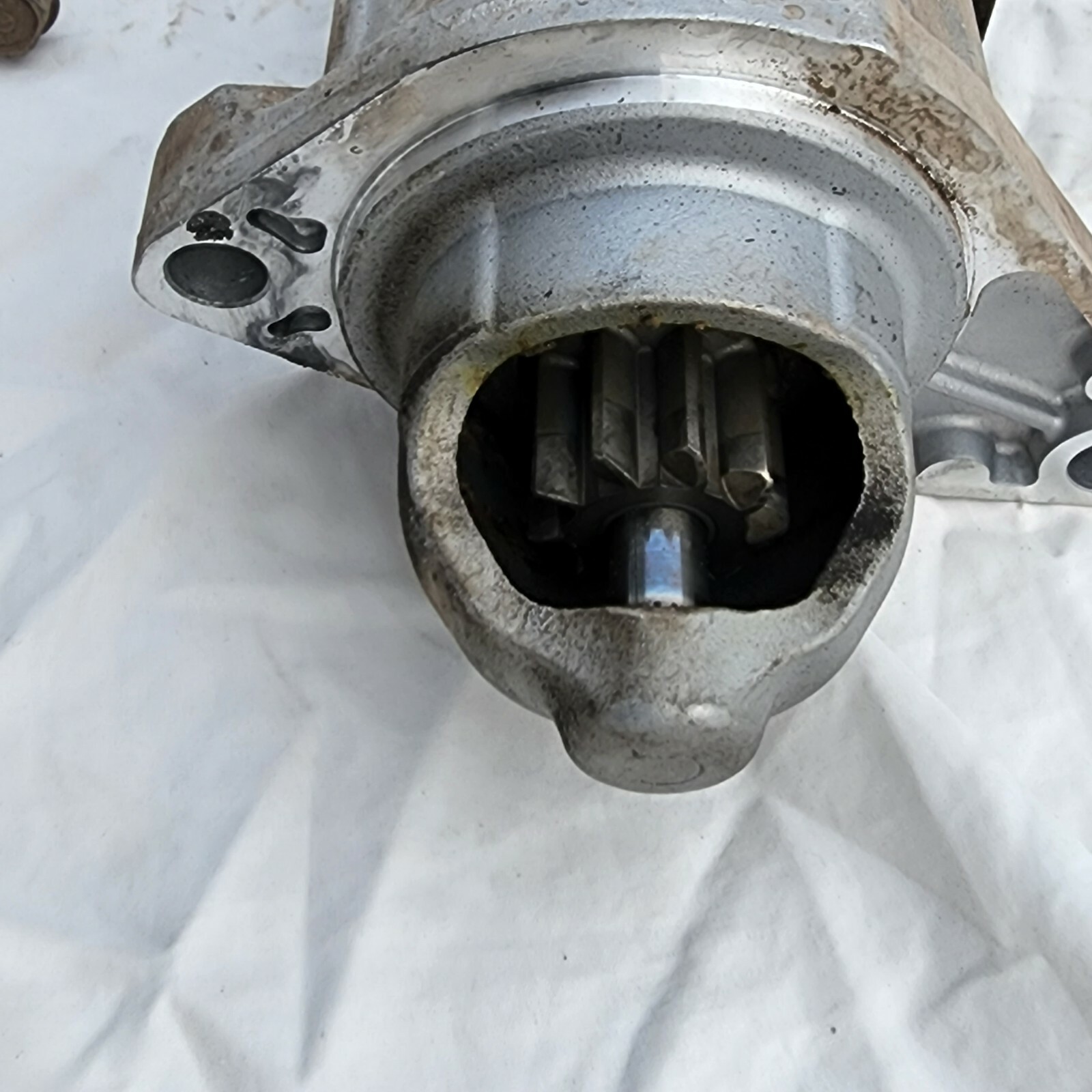 (1620 Honda HRV) also (Civic 1215) Starter + Bolts SM74014 Mitsuba