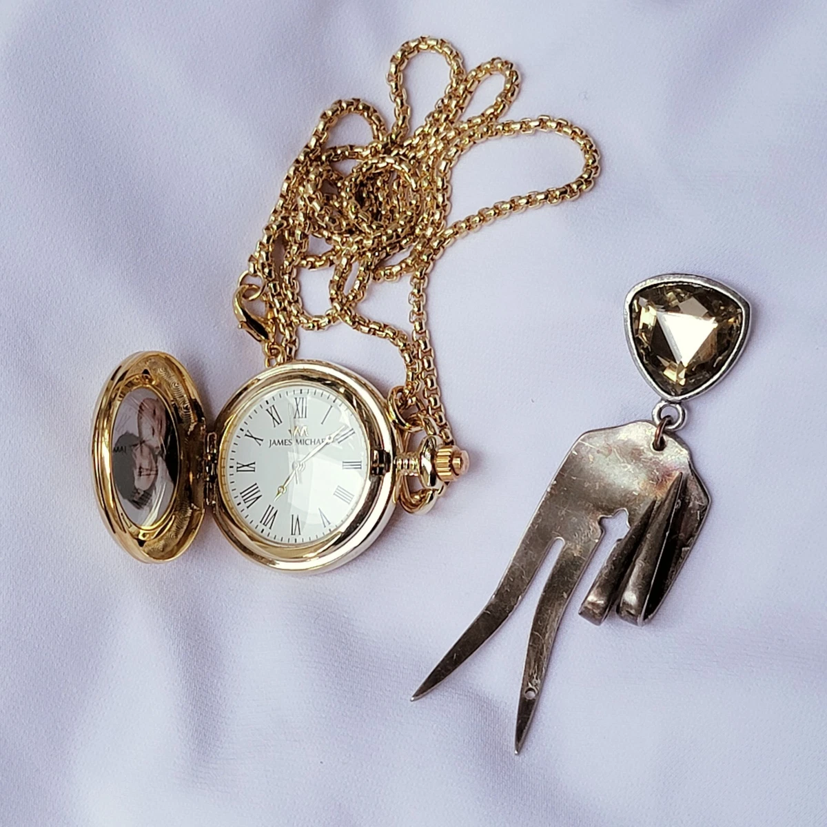 Jewelry stores that sell hotsell pocket watches