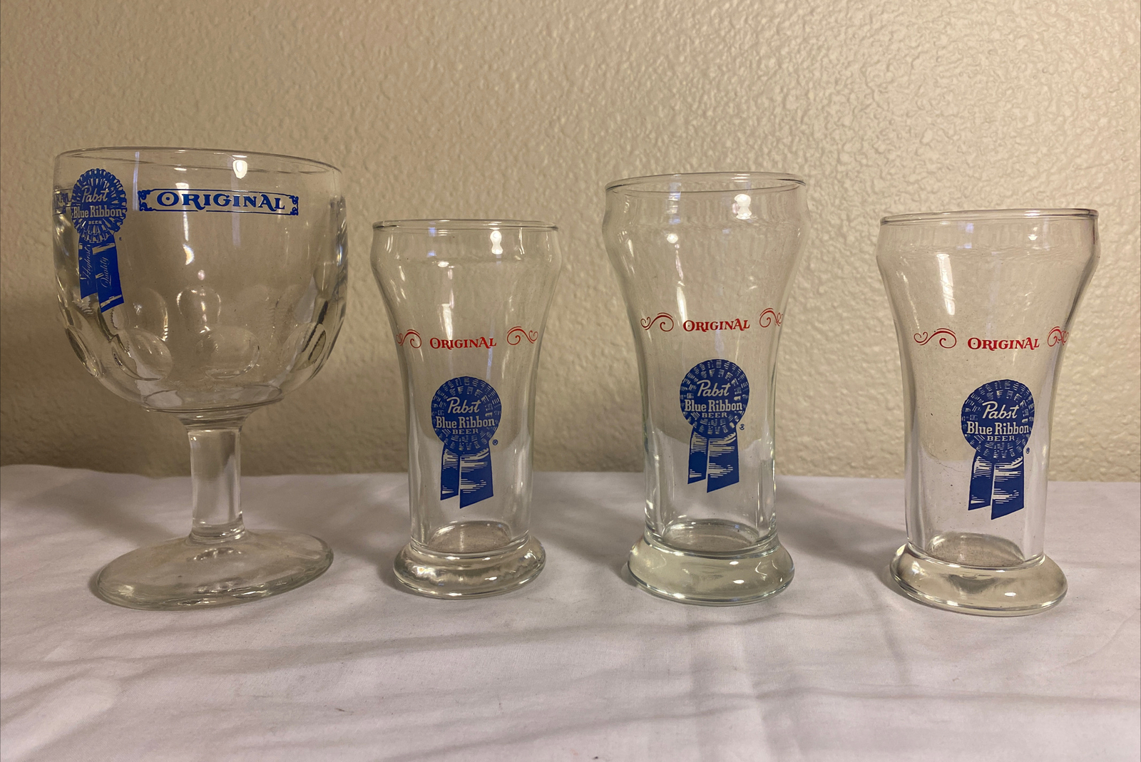 Vintage Pabst Blue Ribbon Beer Original Goblet Schooner Glass & 3 Beer