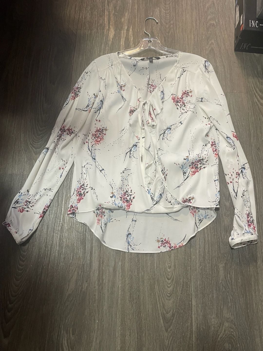 White House Black Market Floral Print Ruffle Tie-Neck Blouse Size 8