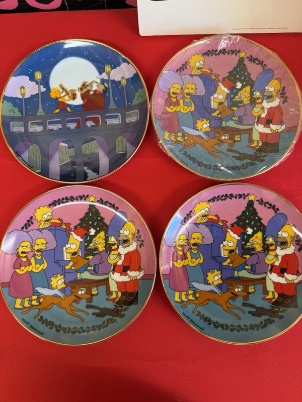 Set Of 4 Brand New The Simpsons Limited Edition Collectible  Christmas Plates