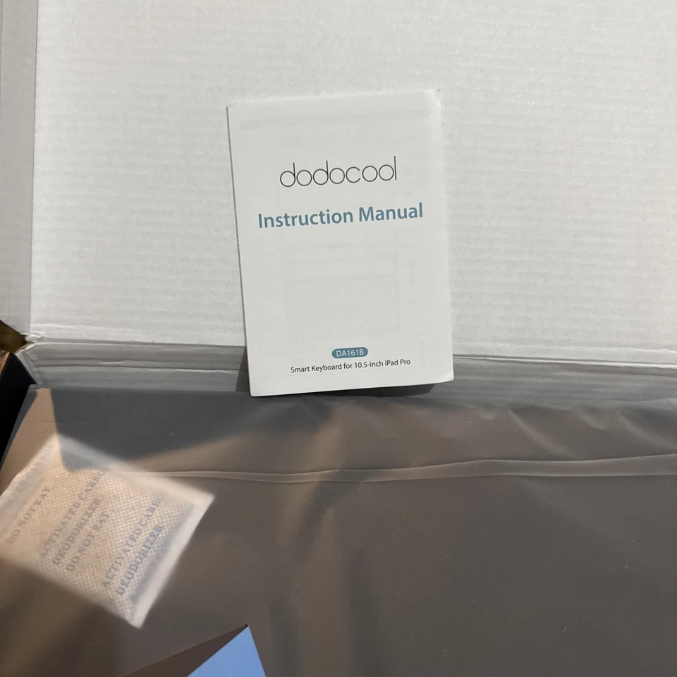  Smart Keyboard Case for iPad Air 3rd Gen 10.5" 2019 & iPad Pro 10.5" 2017 - Image 4 of 4