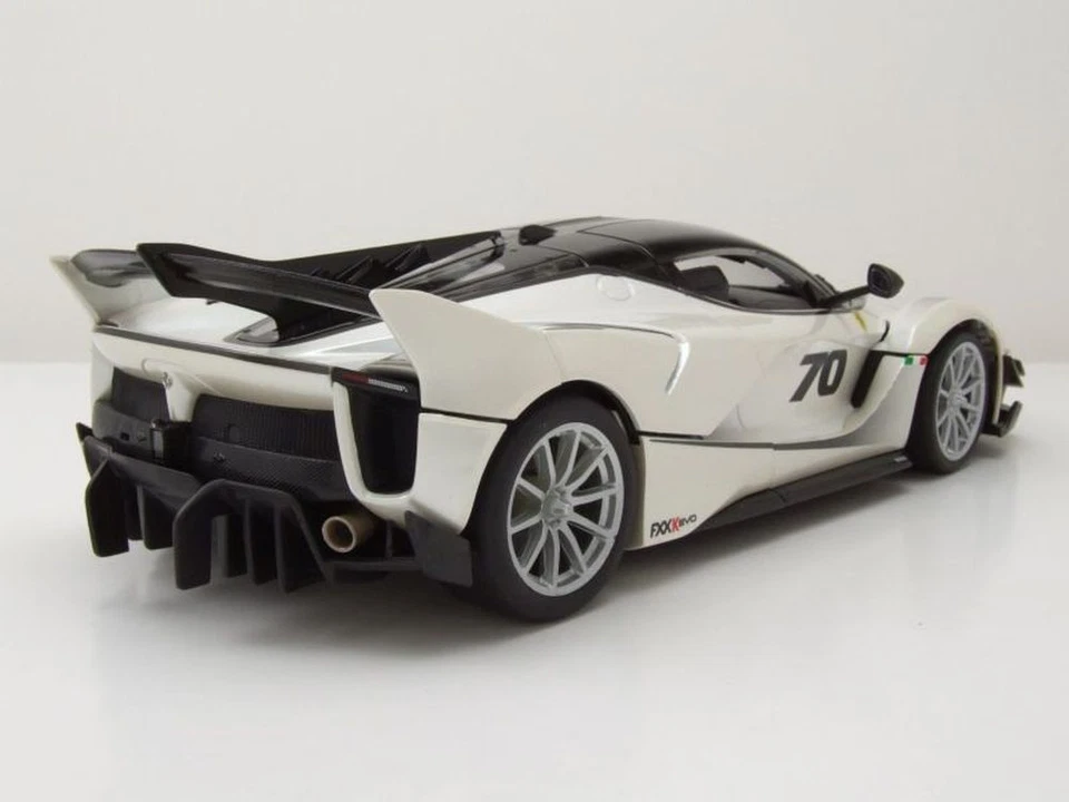 Ferrari Fxx K Evo #70 Perla Metálico Negro Coche a Escala 1:18 Bburago - Imagen 2 de 4