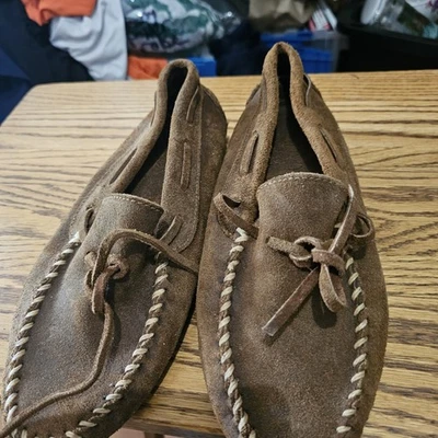 Minnetonka Moccasin 763 Leather Studded Hard Sole Slippers NOS Size 11 - Image 1 of 4