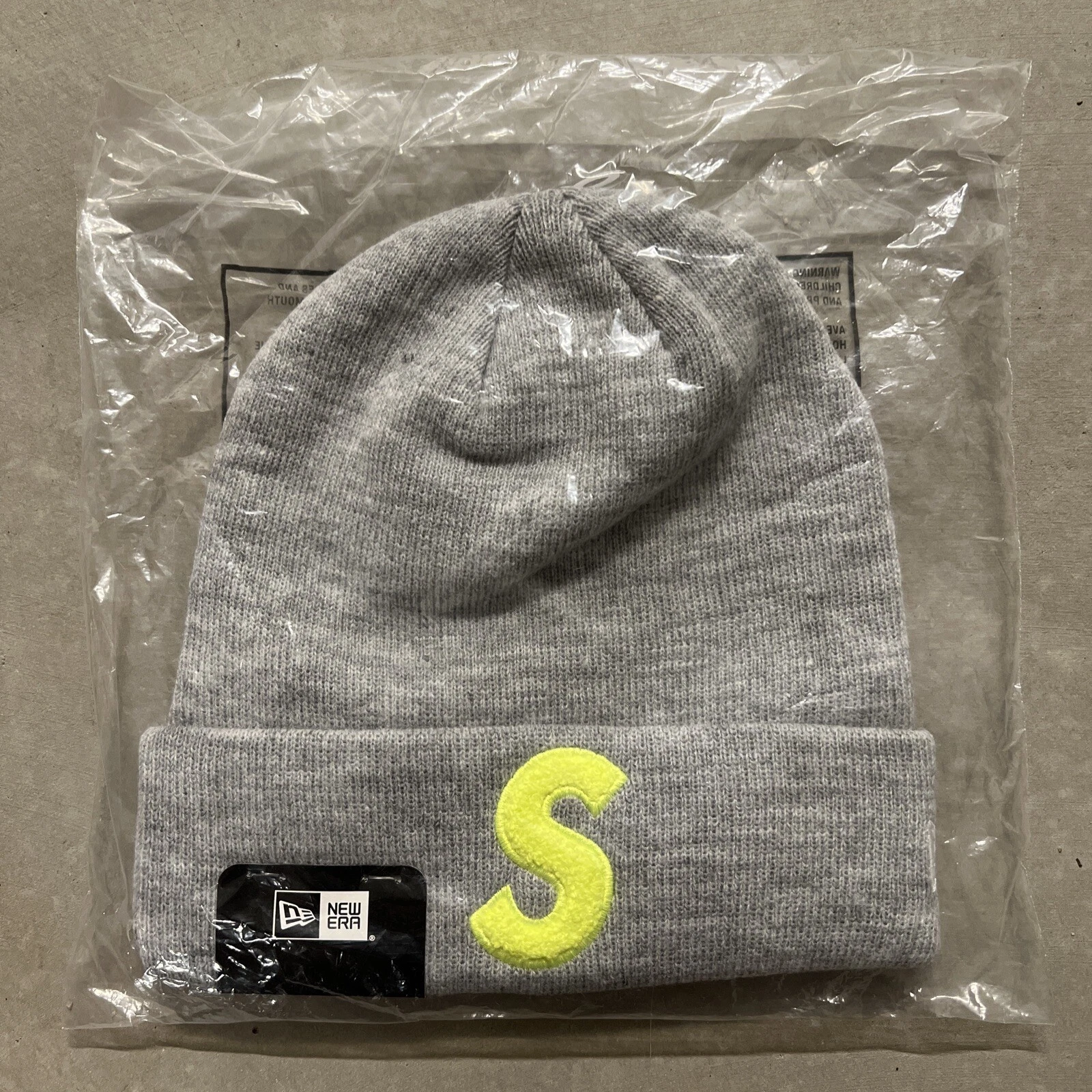 Beanie logo Supreme New Era S (FW 19) gris bruyère