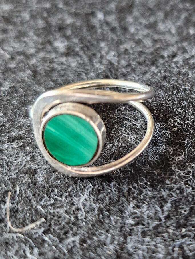 Beautiful Solid Sterling Silver Ring With Round G… - image 1