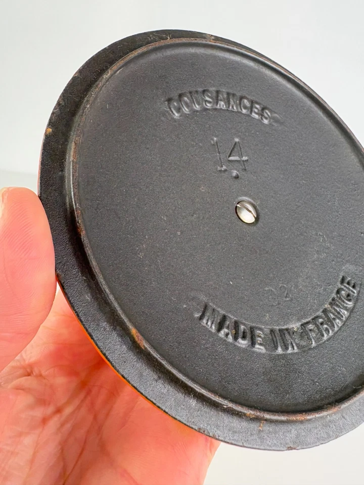 Ancien Couvercle Orange en Fonte émaillé Cousances 14 Made in France Vintage  - Photo 4/4