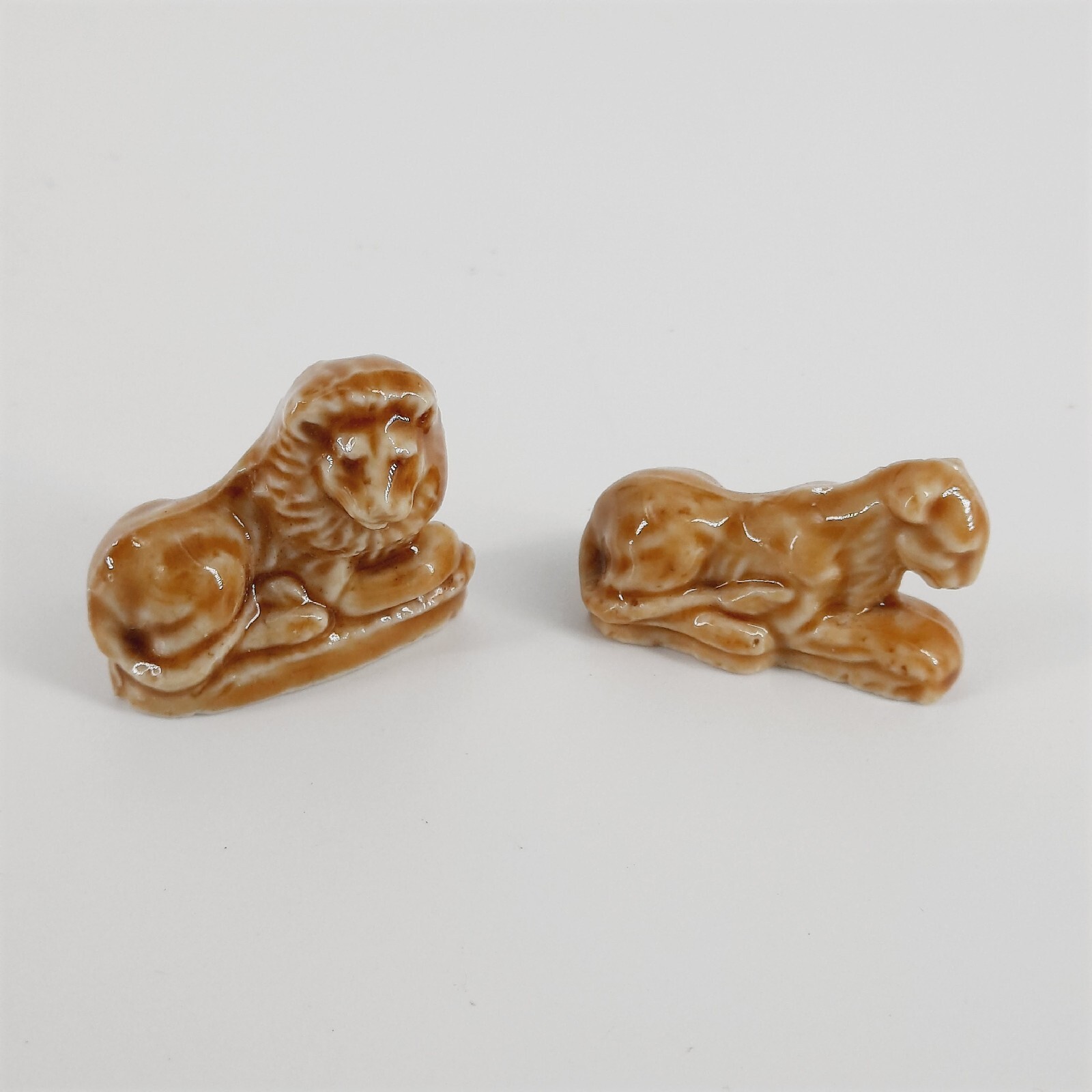 WADE, ENGLAND/RED ROSE TEA Porcelain FigurinesLion/Lioness, Noah’s Ark