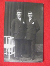 Foto Fotografie schwarz weiß Postkarte Sammlung Mann alt Porträt Anzug Männer