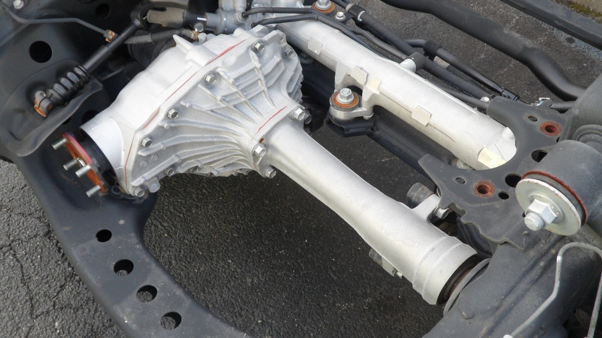 2010 Toyota Land Cruiser Front differential WITH front axles 2010 Toyota Land Cruiser Front differential WITH front axles