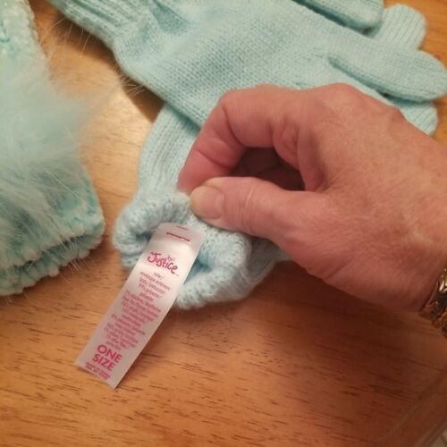 Justice Scarf, Gloves and fingerless gloves. - Picture 4 of 5