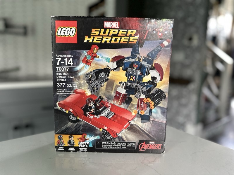 PLEASE READ -  Marvel: Iron Man: Detroit Steel Strikes (76077) NO MINIFIGS