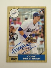 Cody Bellinger 2017 Topps Update 1987 Retro 30th Auto Signature Rookie RC MVP