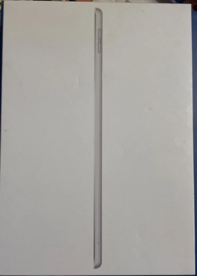 Apple iPad 9th Gen 64GB Space Gray - WiFi Cellular UNLOCKED - Image 3 of 4