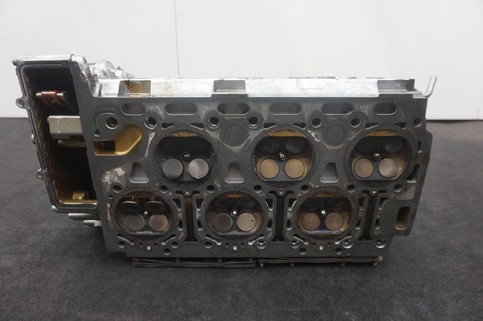 Left Engine Cylinder Head OEM 07C103373 Bentley Continental Flying Spur 2003-12